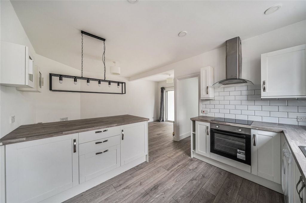 Property photo 3 of 18 Picture No. 06