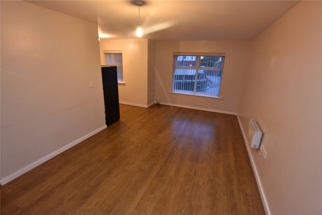 Property photo 2 of 7 Picture No. 05