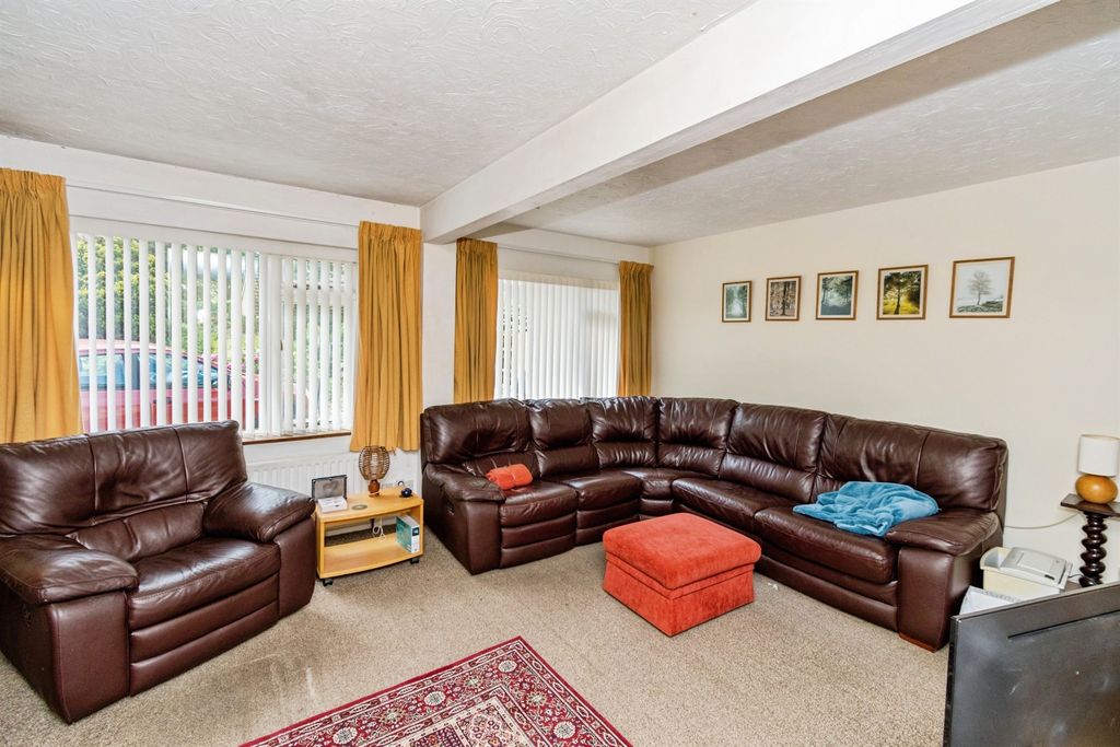 Property photo 3 of 25