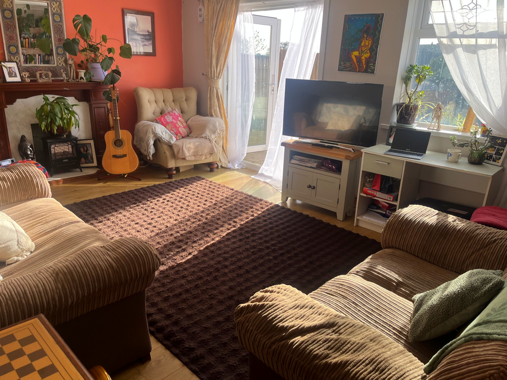 Property photo 3 of 16 Living Room