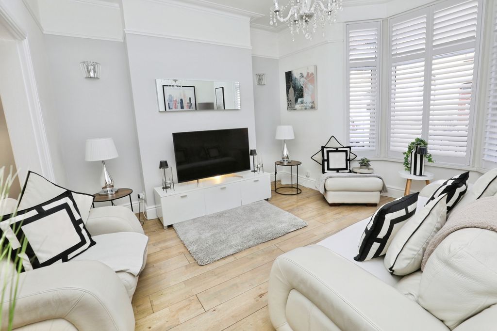 Property photo 3 of 14 Front