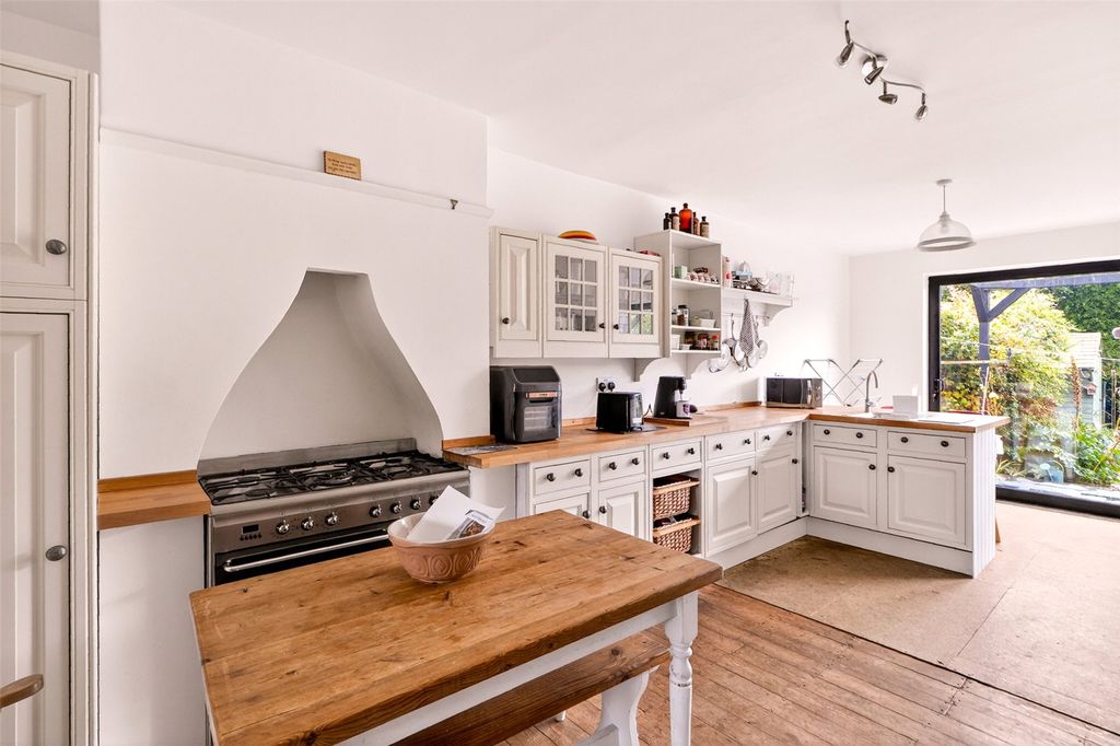 Property photo 2 of 25 Picture No. 22