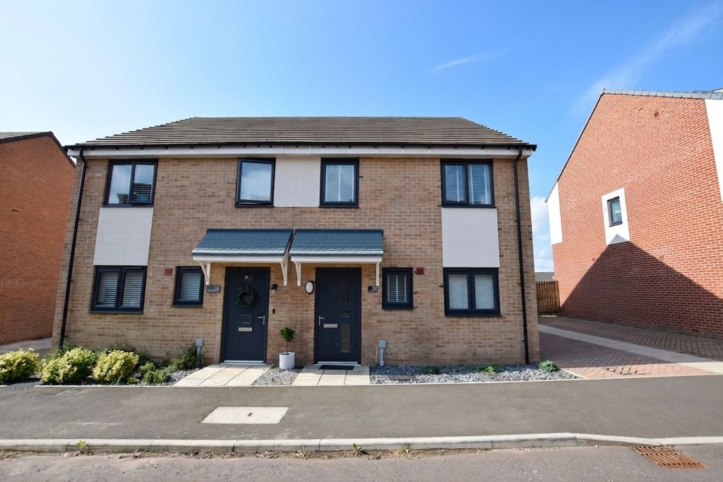 Property photo 3 of 11 External