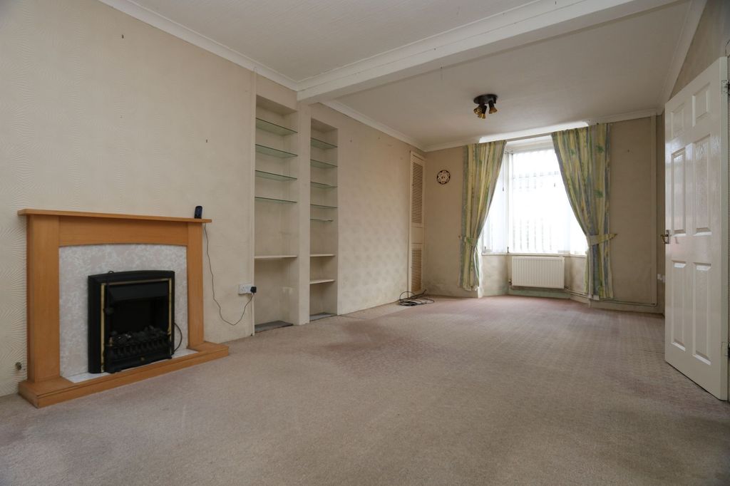 Property photo 3 of 23