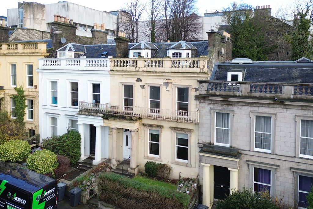 Property photo 1 of 36