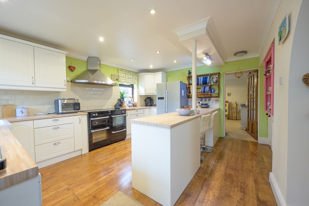 Property photo 2 of 27 Rose House-29