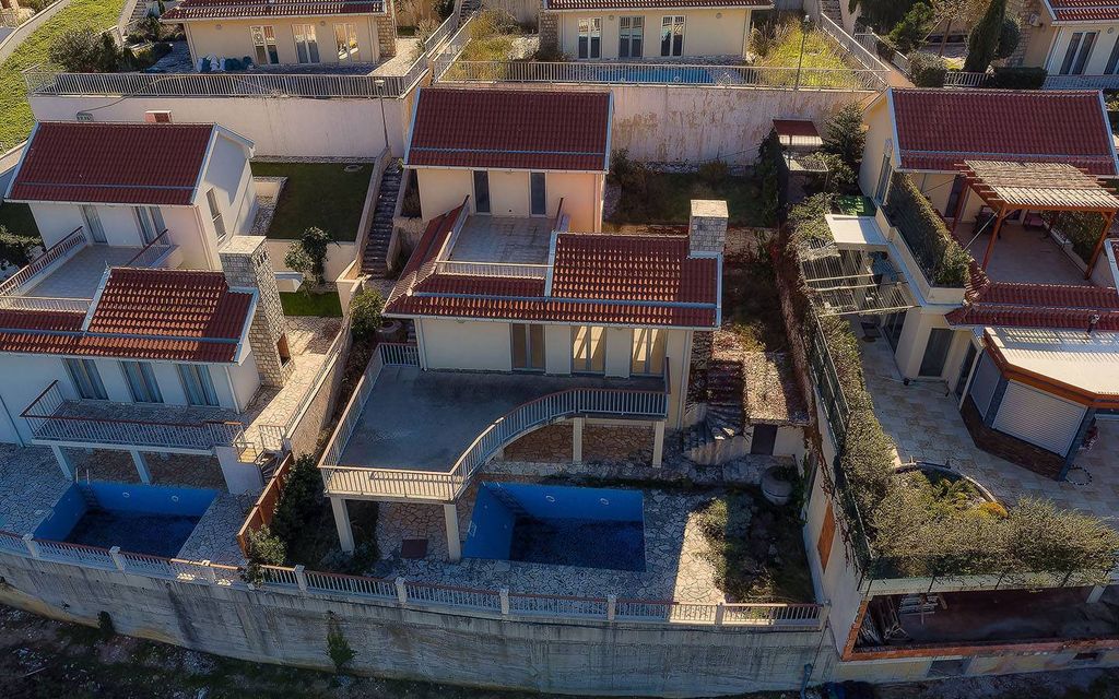 Property photo 3 of 9 <Alttext/>