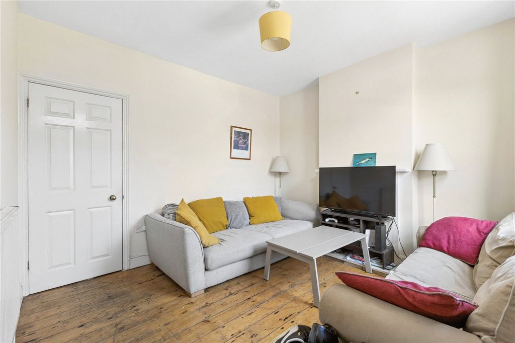 Property photo 3 of 10 Sitting Room