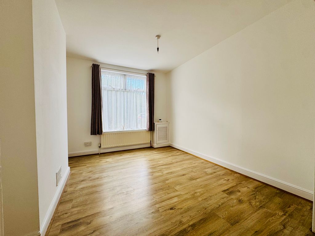 Property photo 3 of 9 Image