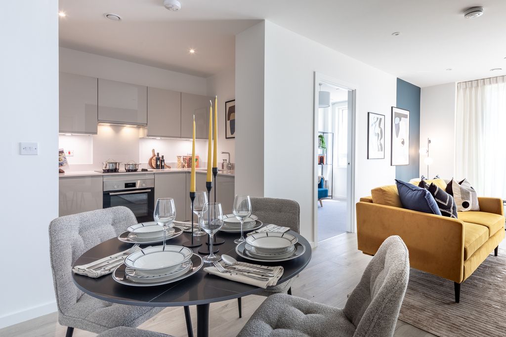 Property photo 1 of 7 25.05.02 Cside Meridian One 2 Bed Apt -40-Hdr