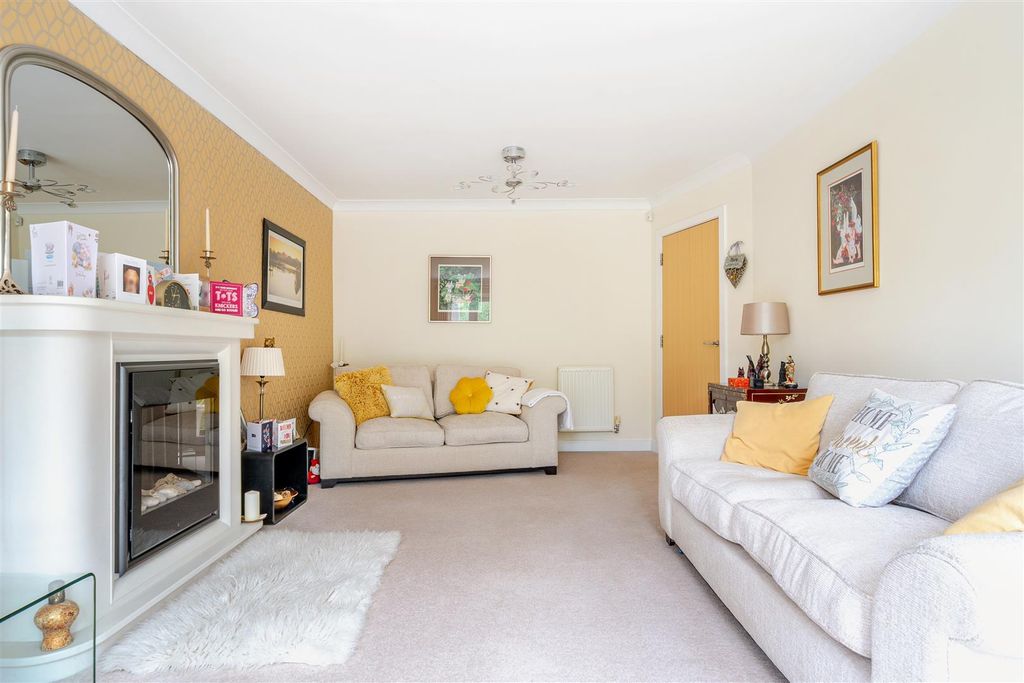 Property photo 3 of 19 1313573-17-685A85F22A3c0-Arw.Jpg
