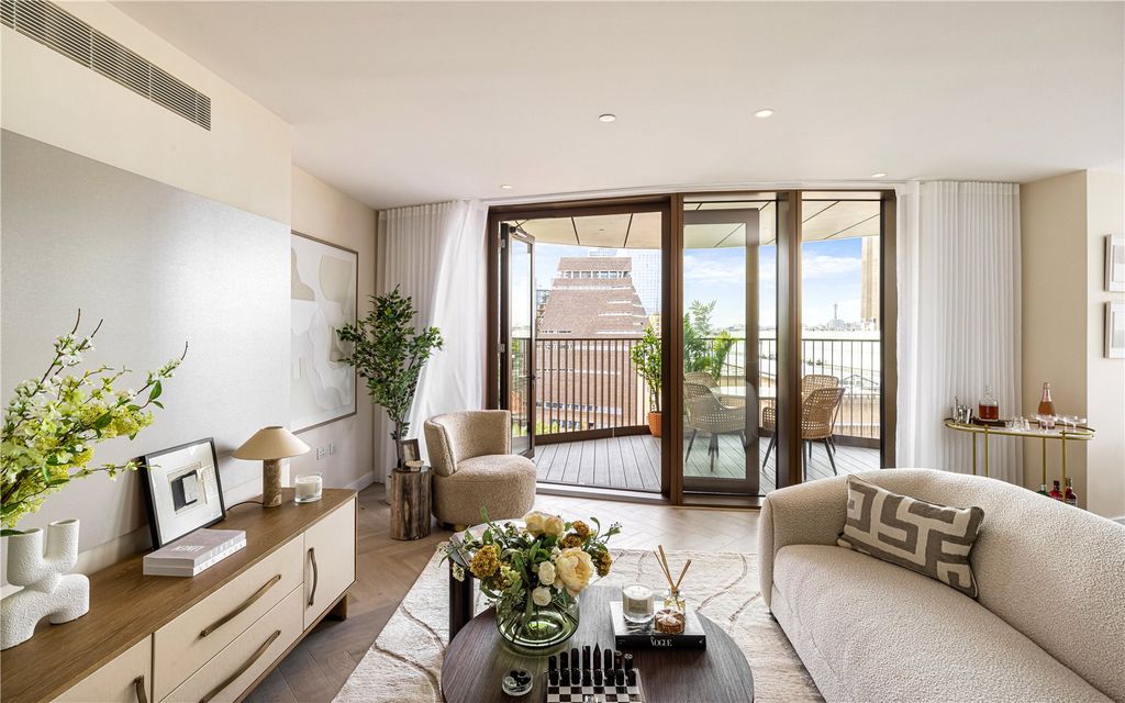 Property photo 3 of 25 Reception