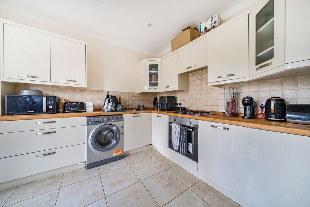 Property photo 2 of 12 Kitchen