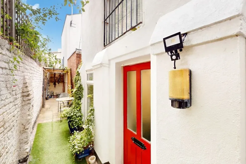 Property photo 1 of 7