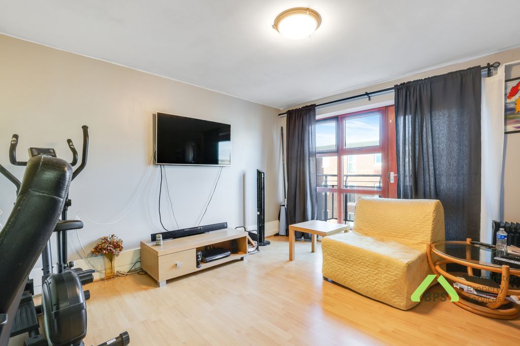 Property photo 2 of 9 Gallery