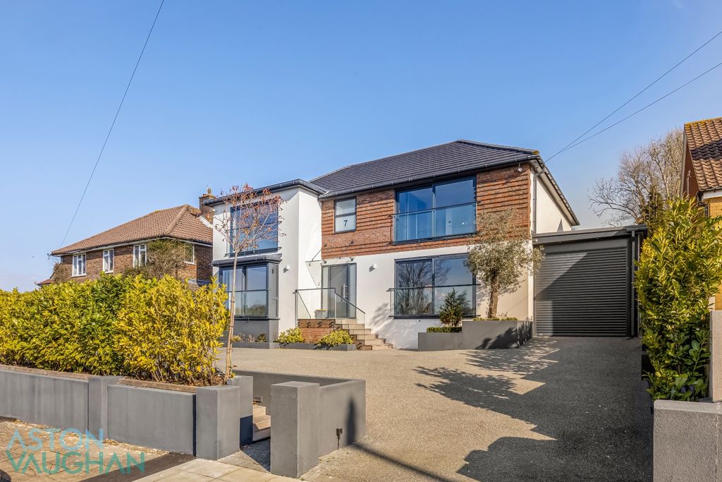 Property photo 1 of 46 4976860