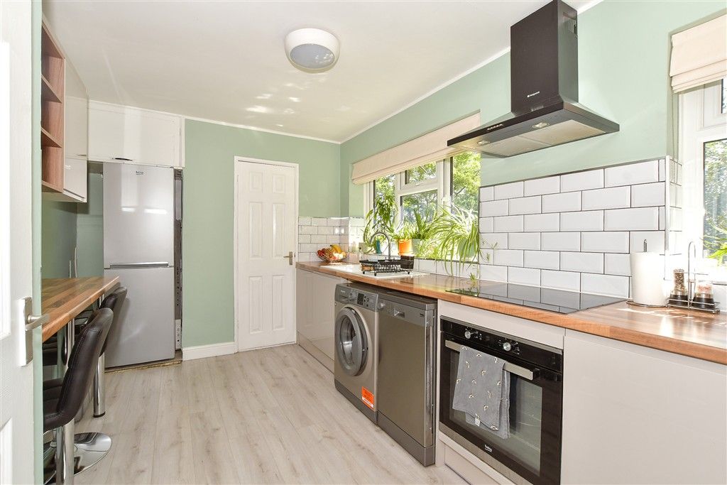 Property photo 3 of 16 Kitchen