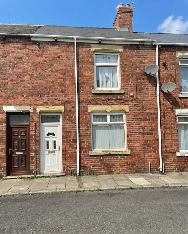 Property photo 2 of 17