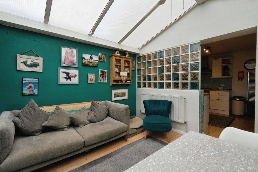 Property photo 3 of 20 Pbox-Img.Jpg