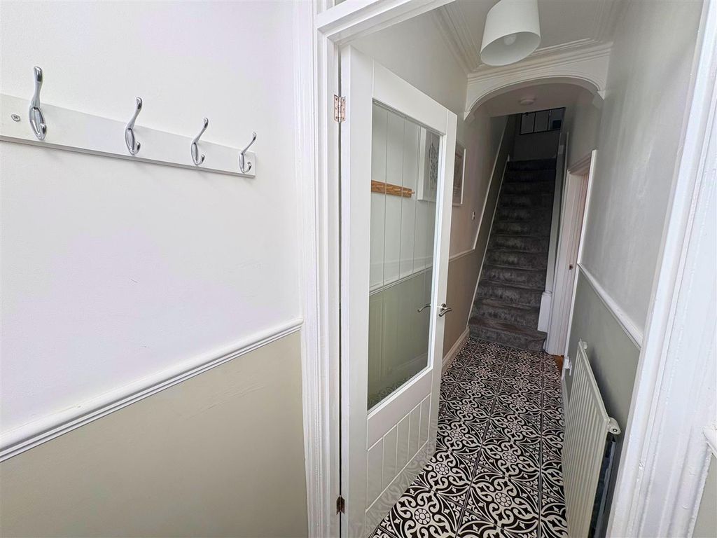 Property photo 2 of 30 Entrance Porch