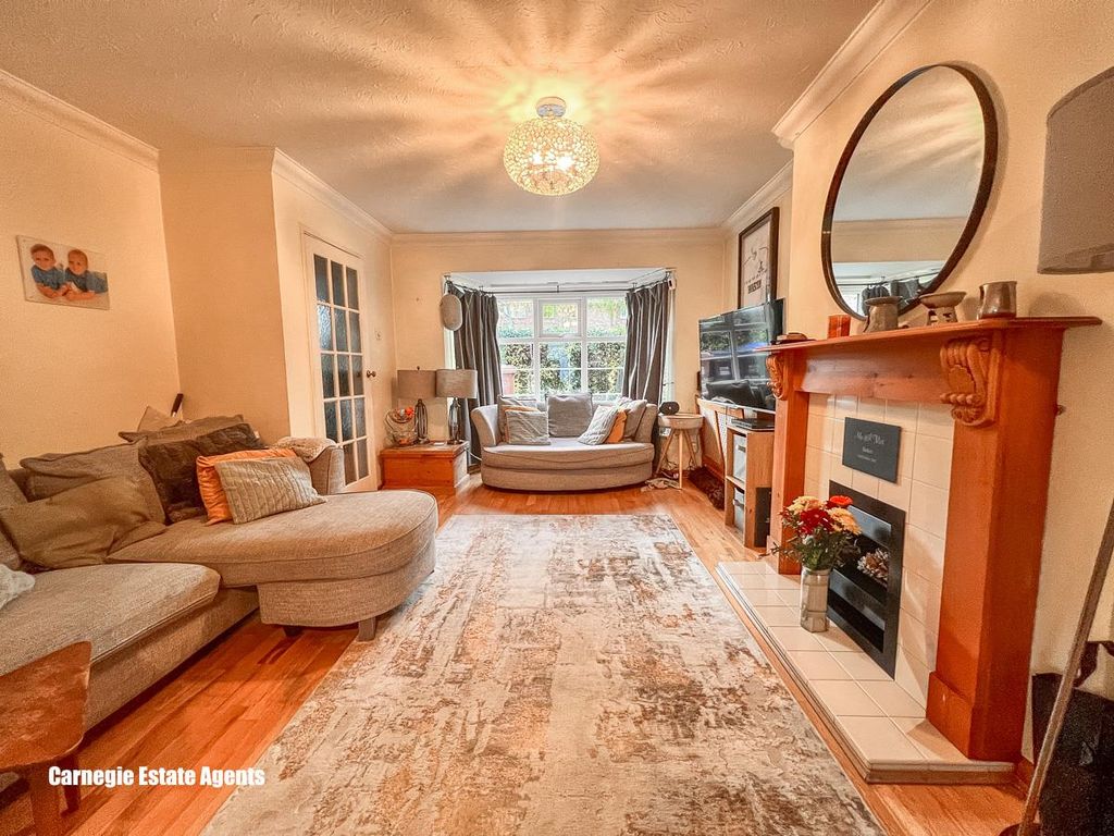 Property photo 2 of 19 Knighstifeld 258-18.Jpg