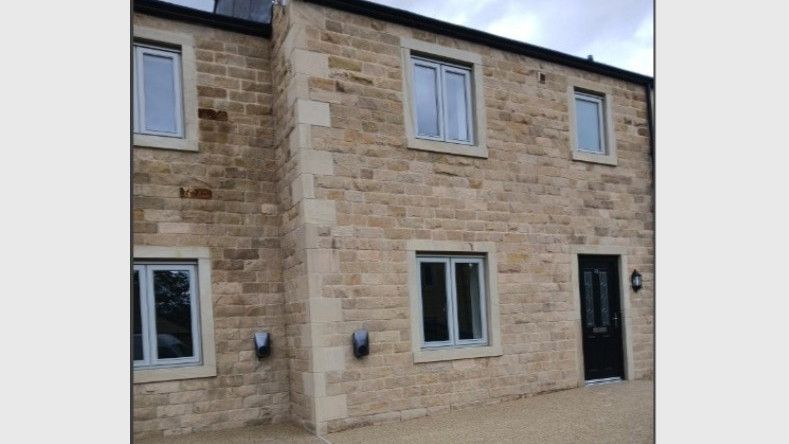 Property photo 1 of 3