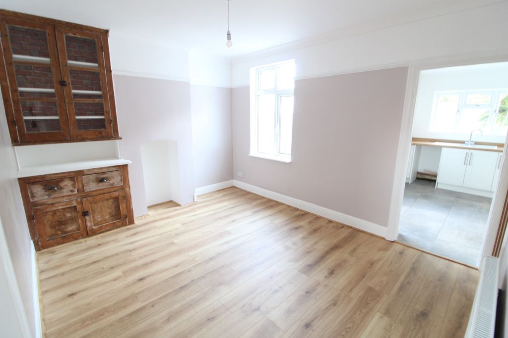 Property photo 3 of 8 2068173