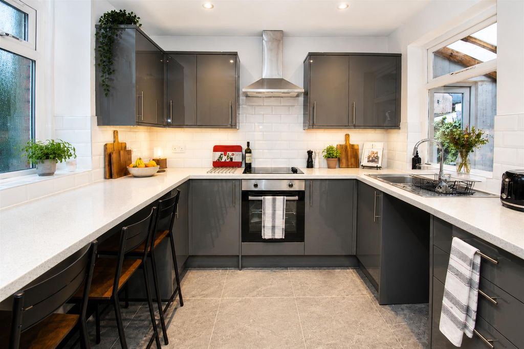 Property photo 1 of 14 6879Bf8A-c258-48c9-B544-66922d78c8F9.Png