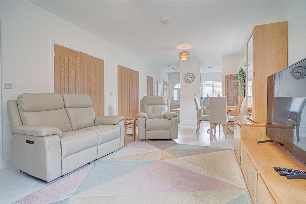 Property photo 3 of 12 Picture No. 02