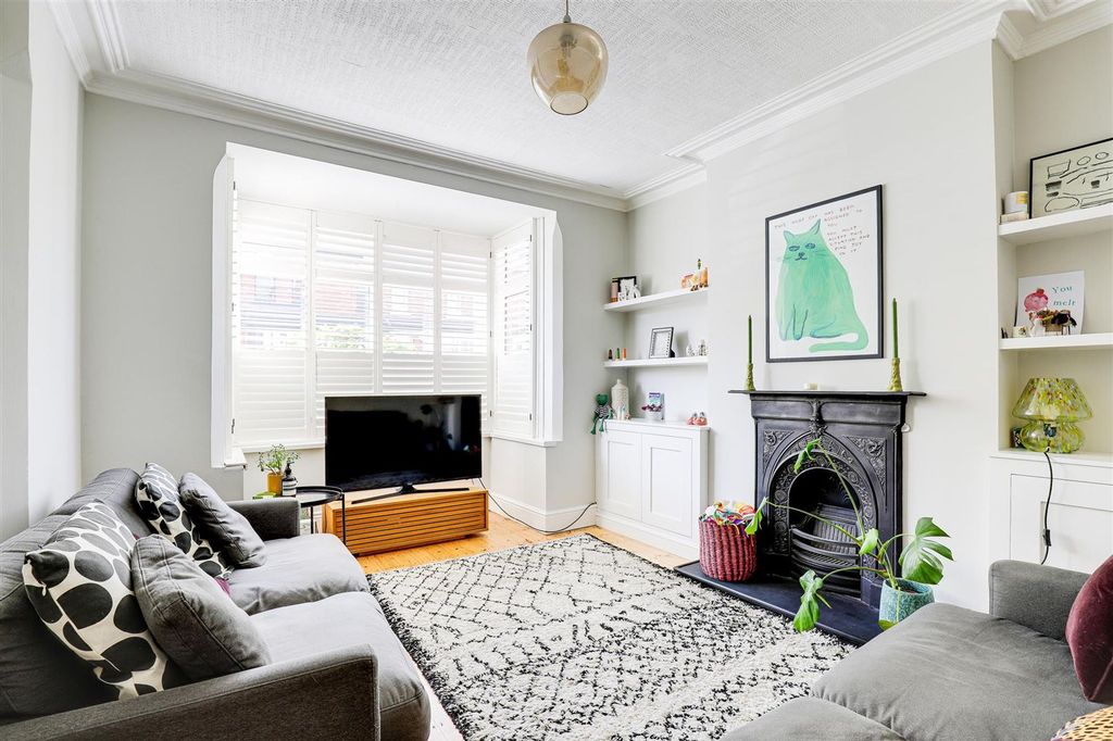 Property photo 2 of 26