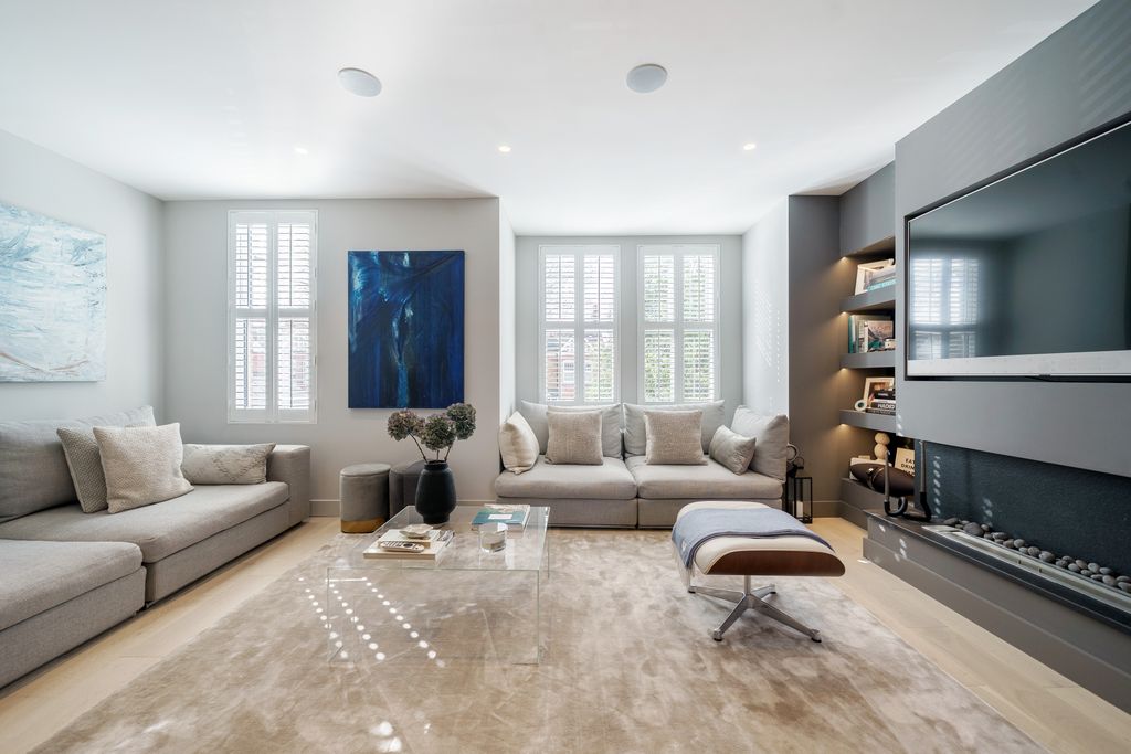 Property photo 3 of 13