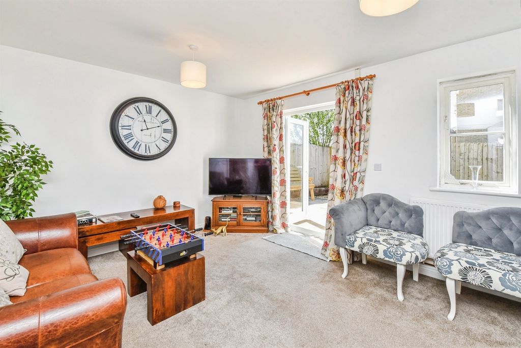 Property photo 3 of 14
