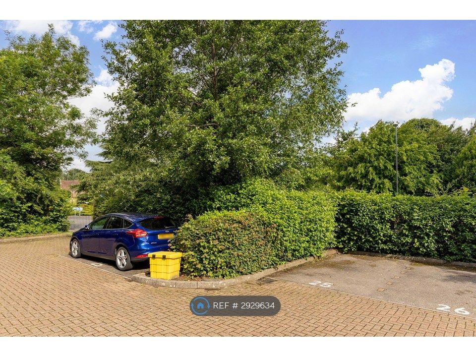 Property photo 3 of 16 Parking