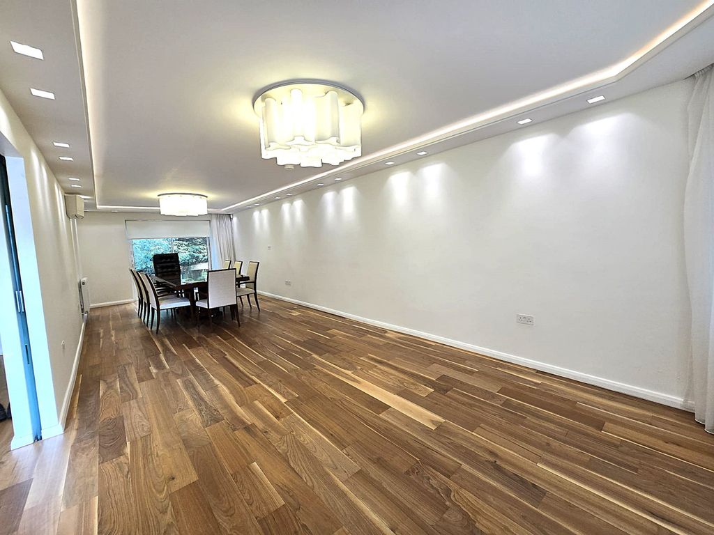 Property photo 3 of 13 Gallery