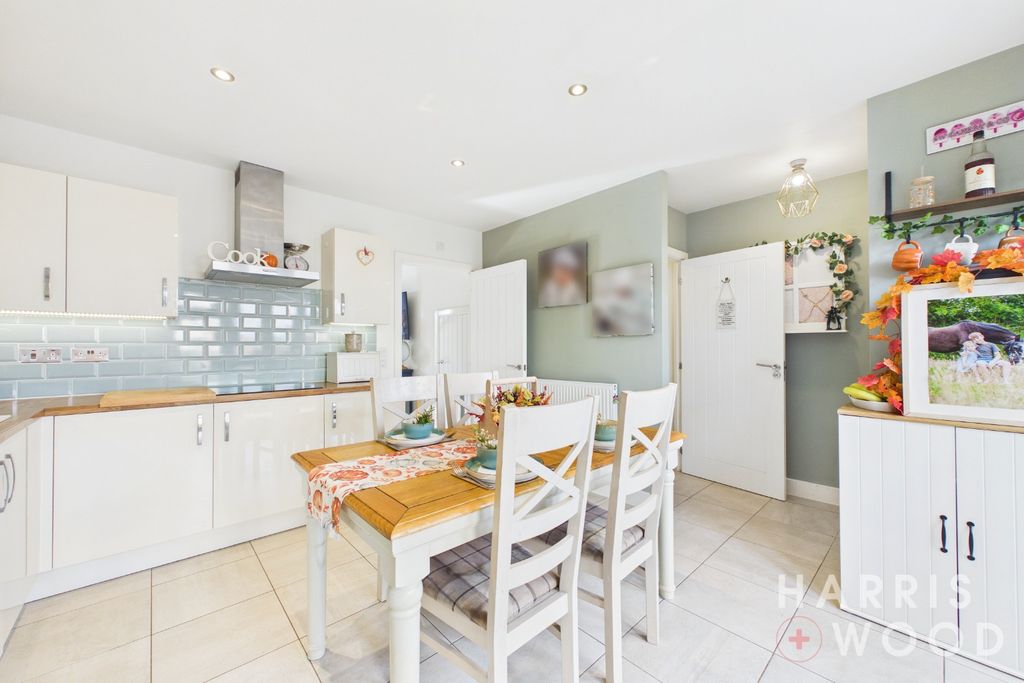 Property photo 2 of 30 5601333