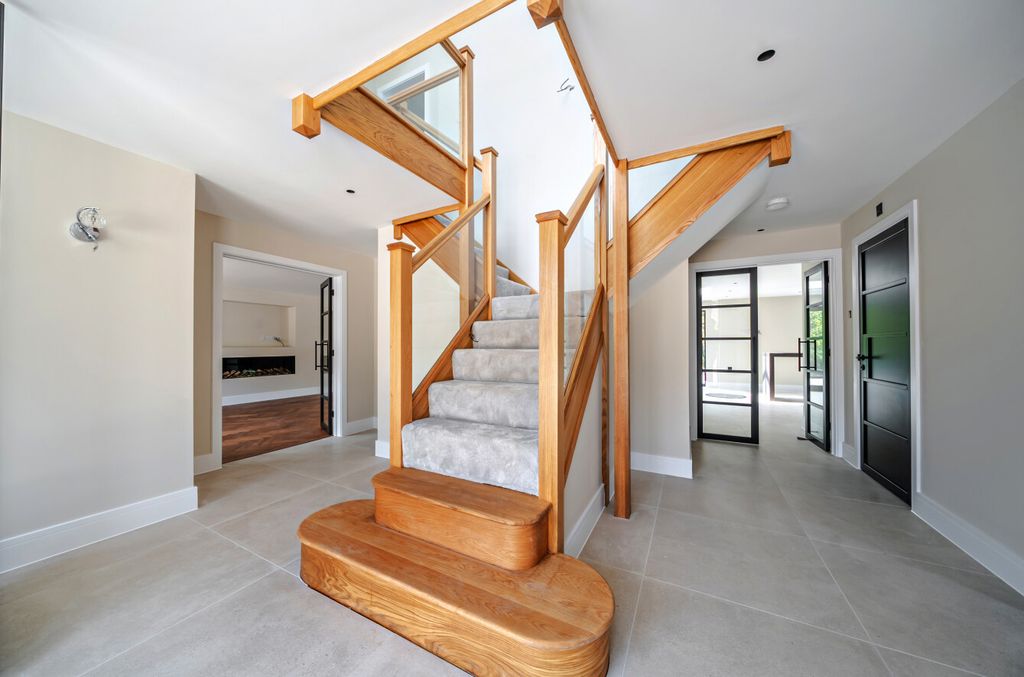Property photo 3 of 18 1512117-23-1A0347...