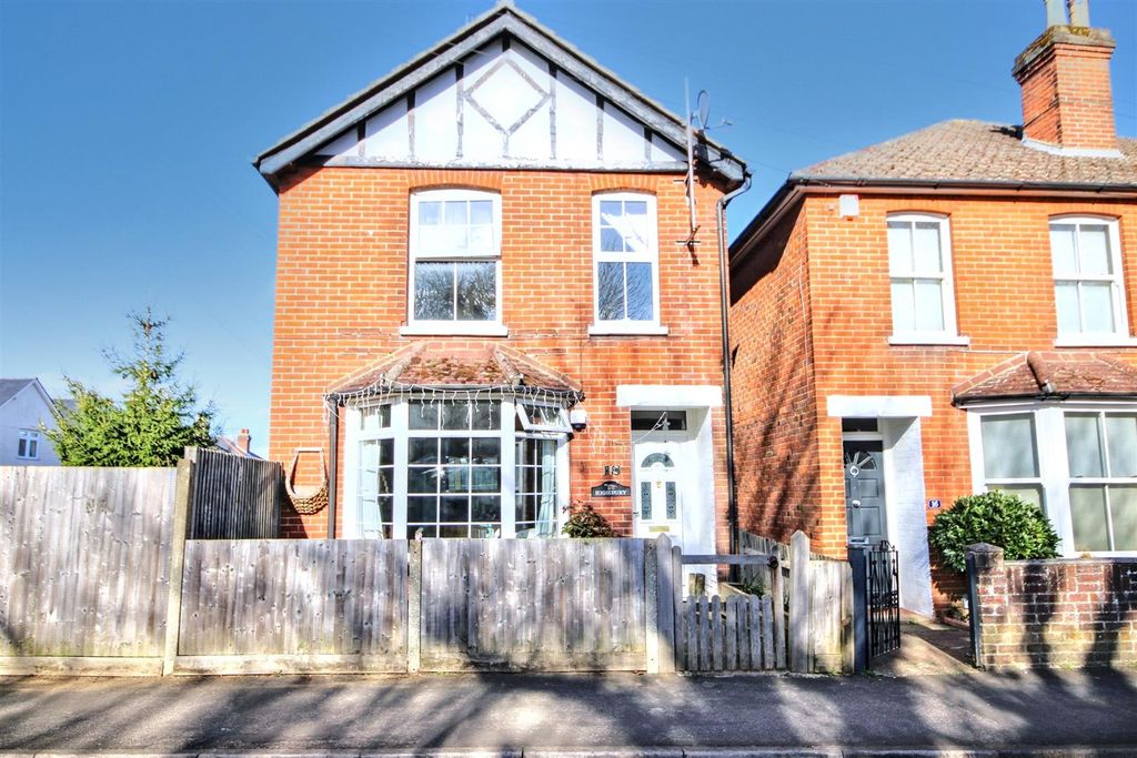 Property photo 1 of 9 External.Jpg