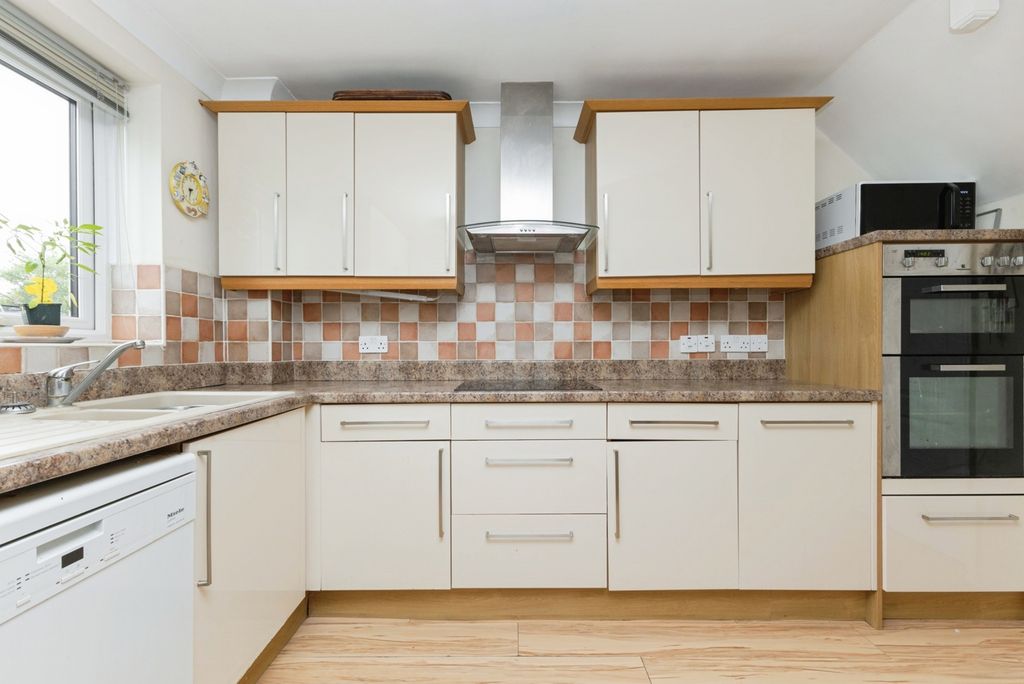 Property photo 3 of 17 Photo