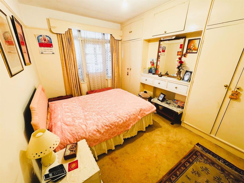 Property photo 3 of 17