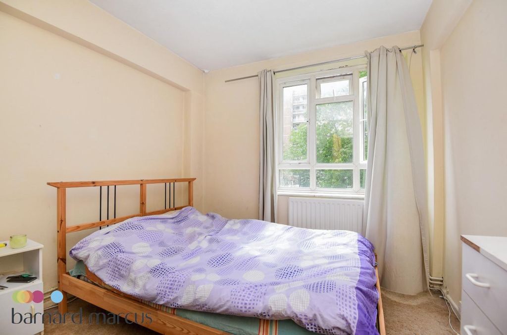 Property photo 3 of 6 Bedroom