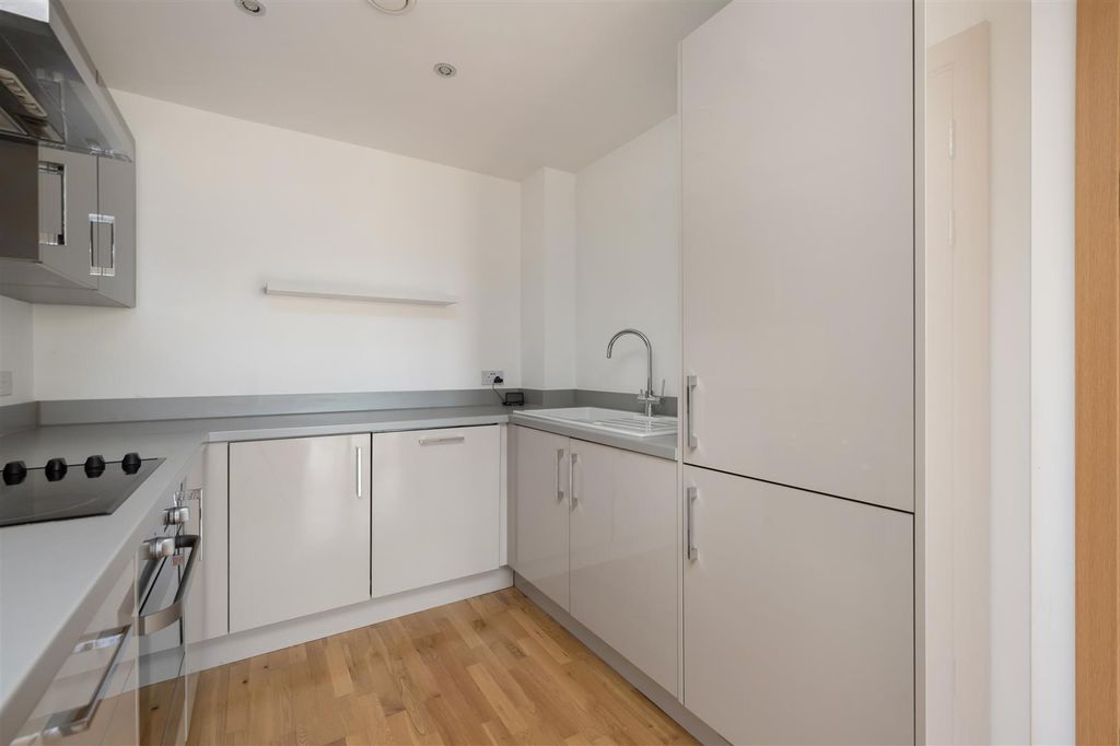 Property photo 3 of 13 Olympia Way, Whitstable