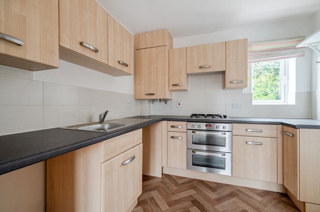 Property photo 2 of 8 Kitchen