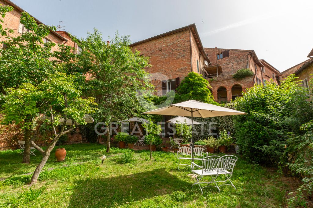 Property photo 2 of 75