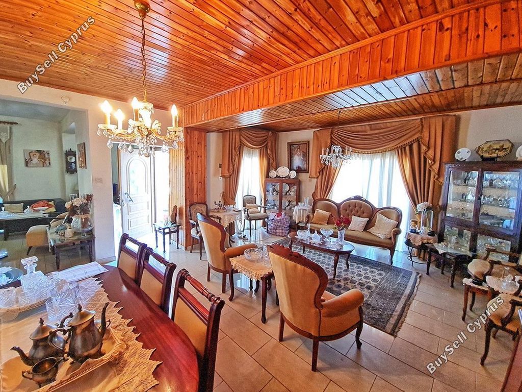 Property photo 3 of 31