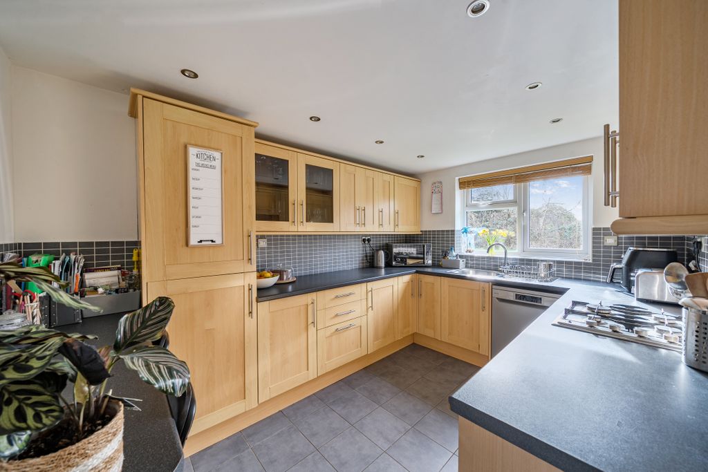 Property photo 2 of 12 1423843769Aff46Fe17De