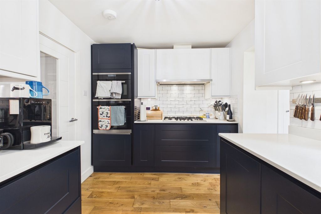 Property photo 2 of 19 Kitchen