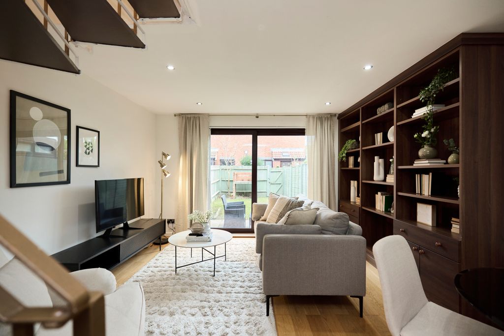 Property photo 1 of 9