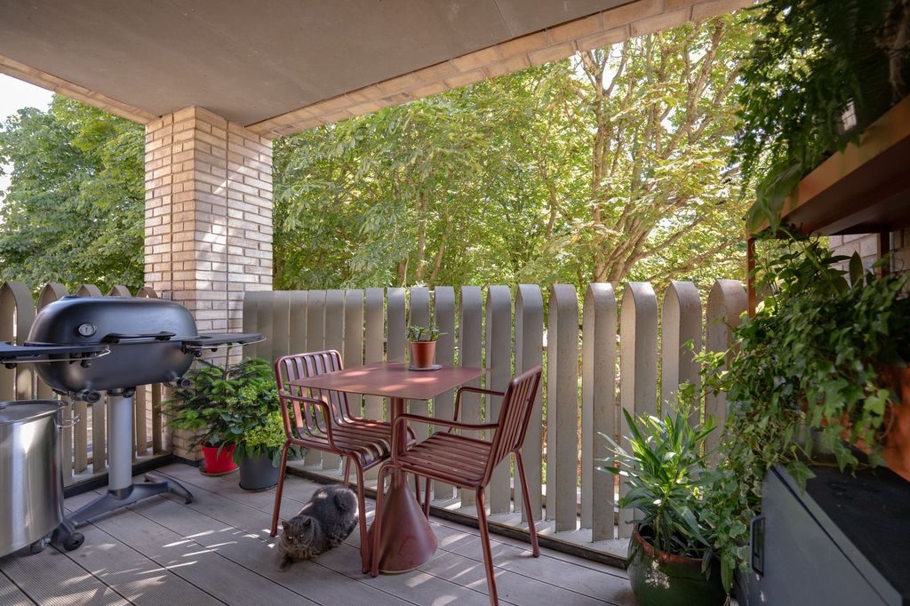 Property photo 3 of 22 Hackney Road, E2