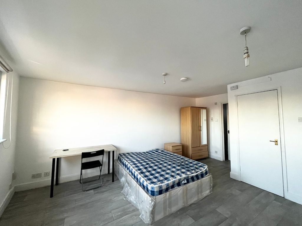 Property photo 2 of 3