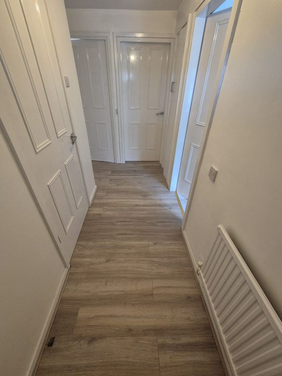 Property photo 2 of 8 Hall